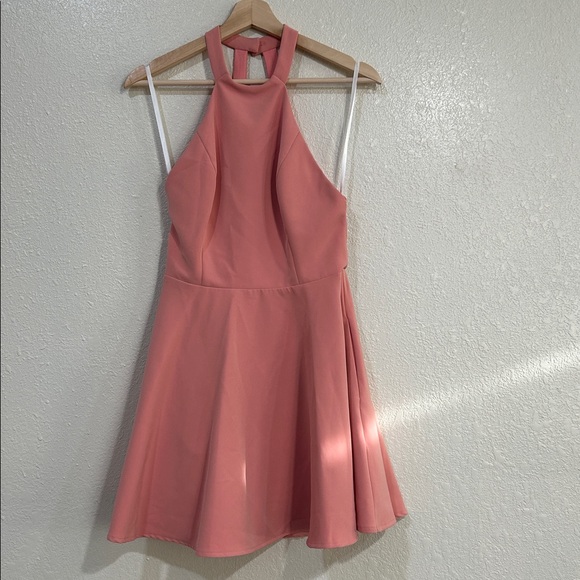 NBD REVOLVE Women’s Leo Blush Mini Halter Dress Sz Small New - Picture 2 of 11